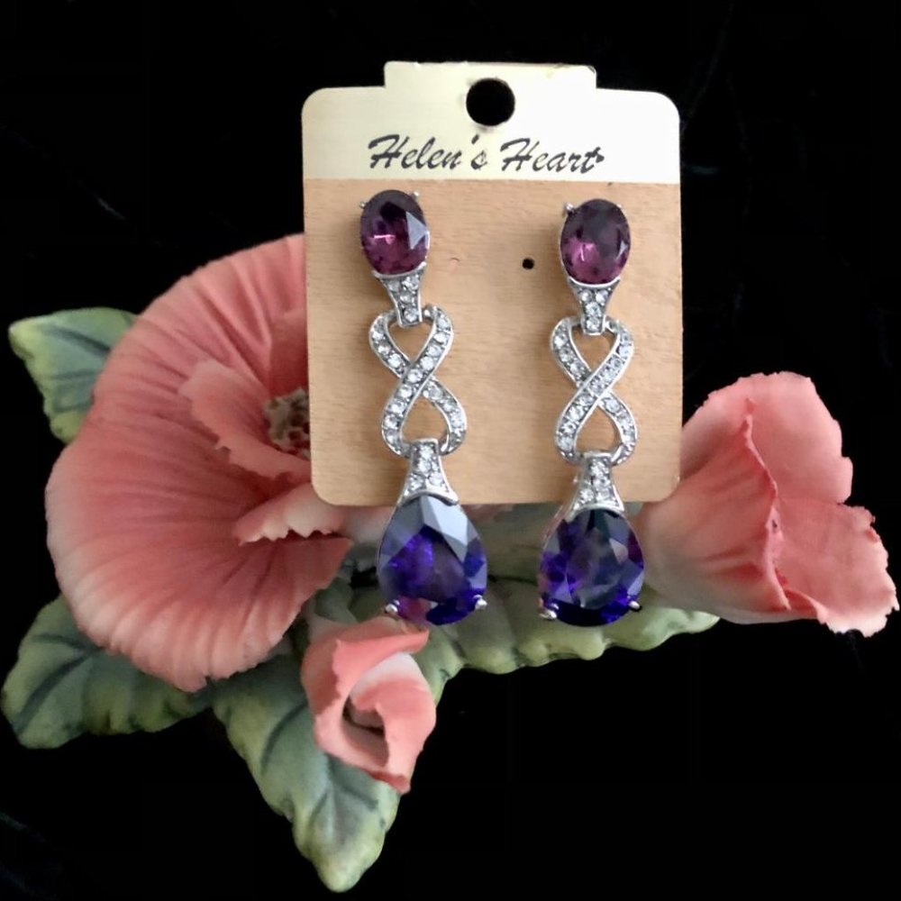 💃 Purple Crystal Earrings & Infinity Design Linked Rhinestones
